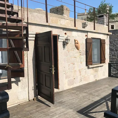 Assos Antik Kentte Kiralik Tarihi Tas Ev Сasa de vacaciones Ayvacik (Canakkale)